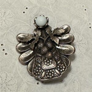 Signed Jane Angel Brooch Pin Silver Tone Leaf Design Jewelry. Vintage.